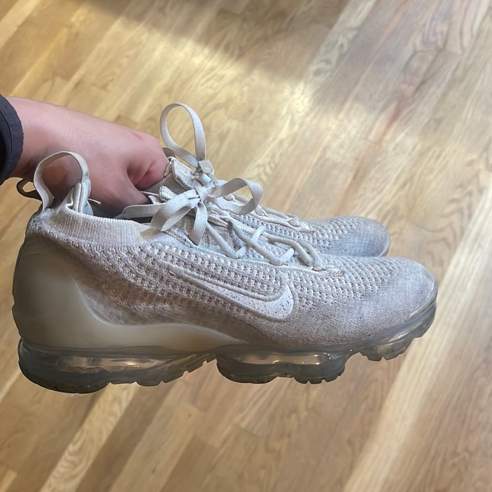 Nike Air Vapormax Flynit Beige Size 7